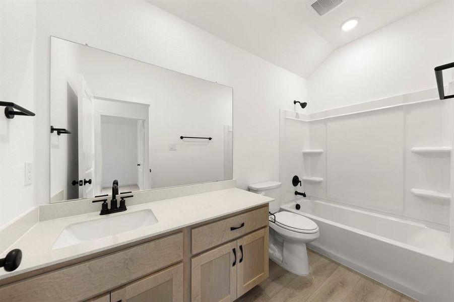 23. 1520 Eagle Meadow - 3RD Bath 23. 1520 Eagle Meadow - 3RD Bath
