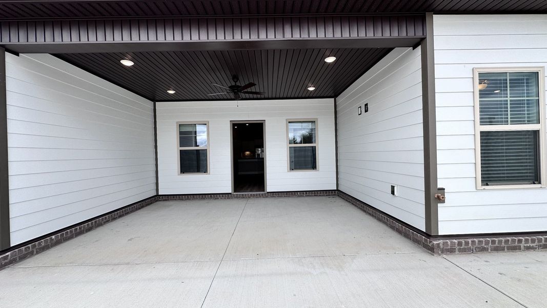 Exterior details and patio area of a home in Veterans Cove, Murfreesboro (Image 38).
