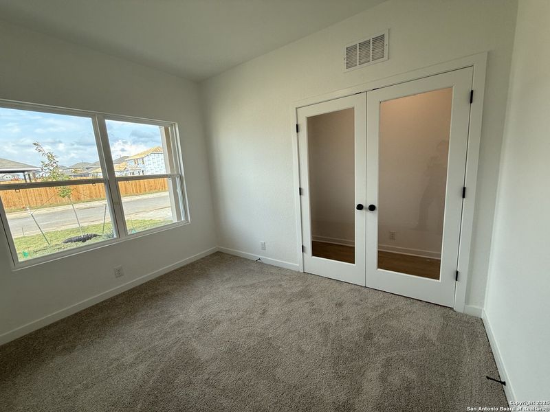 Spacious, unfurnished interior of a new home in Enclave at Hennersby Hollow 50's, San Antonio (Image 17).