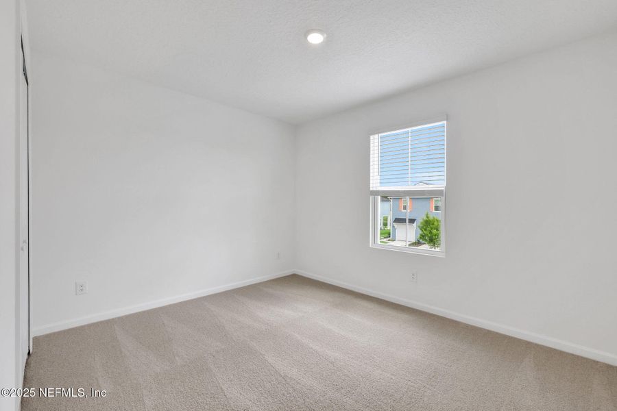 Spacious, unfurnished interior of a new home in Atlantis Pointe, Middleburg (Image 13).