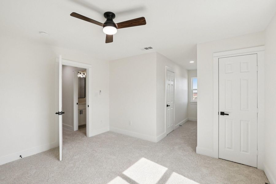 Spacious, unfurnished interior of a new home in , Pottsboro (Image 20).