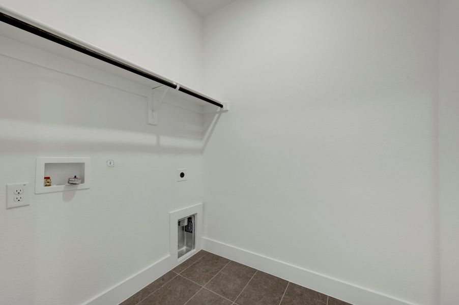 Spacious, unfurnished interior of a new home in Painted Tree, McKinney (Image 31). Spacious, unfurnished interior of a new home in Painted Tree, McKinney (Image 31).
