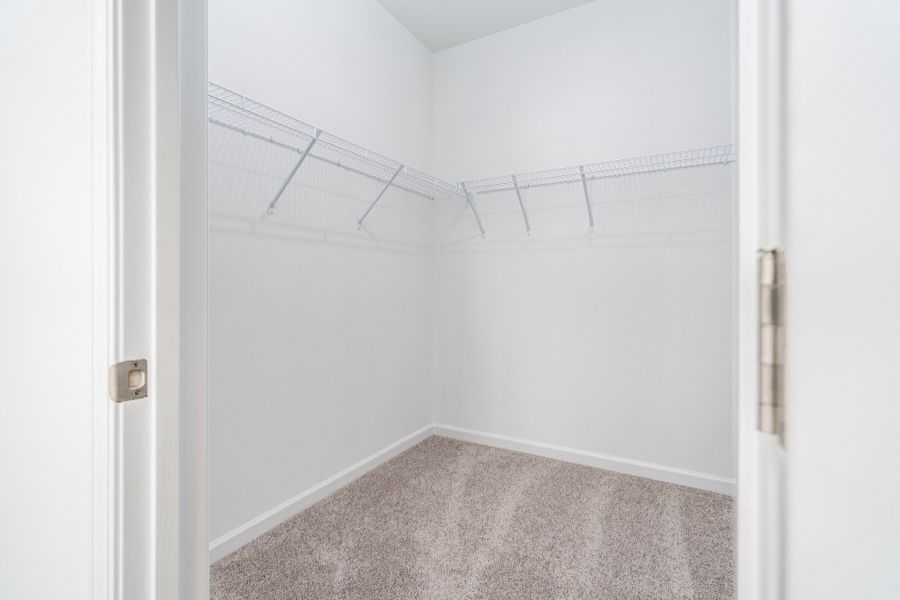 Spacious, unfurnished interior of a new home in Ridgewood, Shelbyville (Image 33).