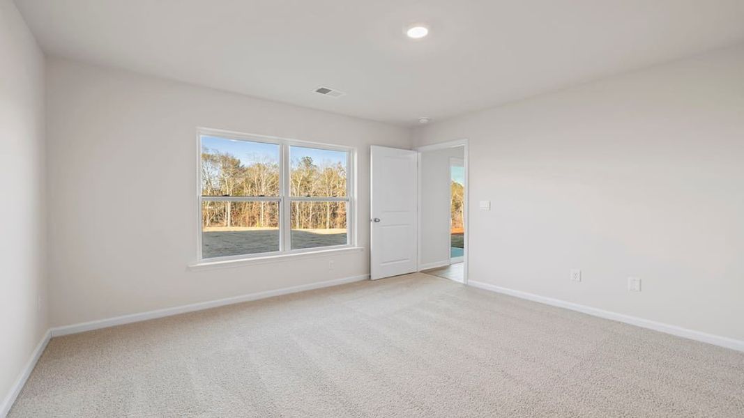 Spacious, unfurnished interior of a new home in Lakestone, Woodruff (Image 25).