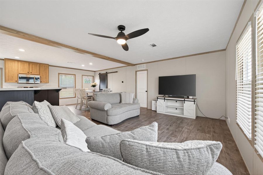 Additional angle highlighting the size and natural light of the living space Additional angle highlighting the size and natural light of the living space