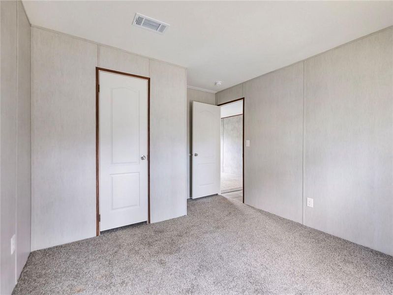 Spacious, unfurnished interior of a new home in , Lula (Image 30).