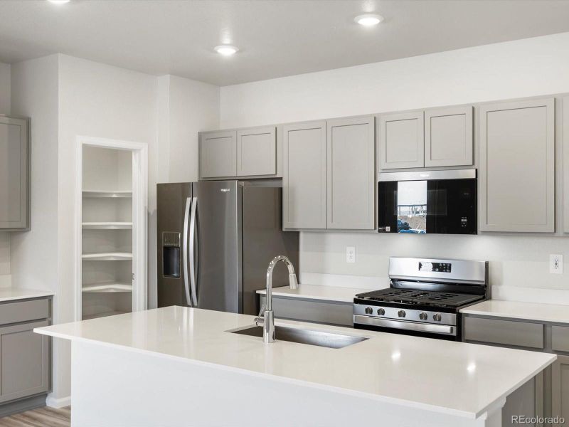 Furnished interior view inside a new home in Horizon Uptown: The Mountain Collection, Aurora (Image 7). Furnished interior view inside a new home in Horizon Uptown: The Mountain Collection, Aurora (Image 7).