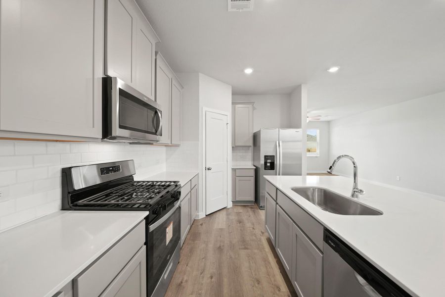 Furnished interior view inside a new home in Russell Ranch, Bay City (Image 5).