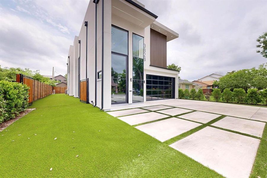 Front exterior of a new home in , Dallas, TX, highlighting curb appeal (Image 2). Front exterior of a new home in , Dallas, TX, highlighting curb appeal (Image 2).