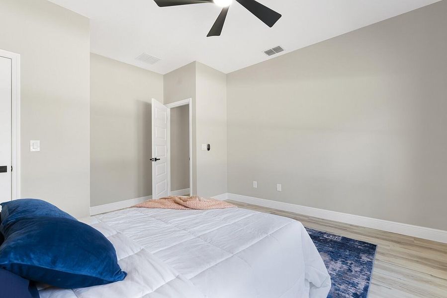 8636-100th-Ave-HigMedia-035-1280