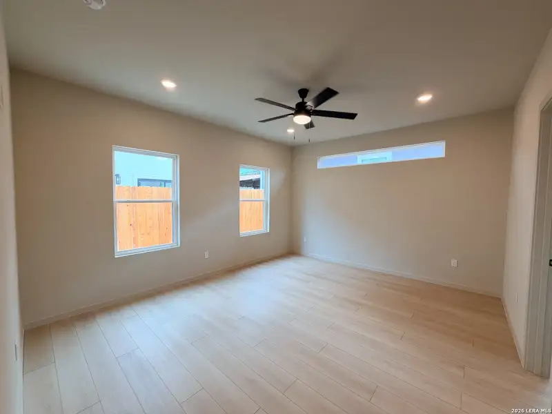 Spacious, unfurnished interior of a new home in , San Antonio (Image 19).