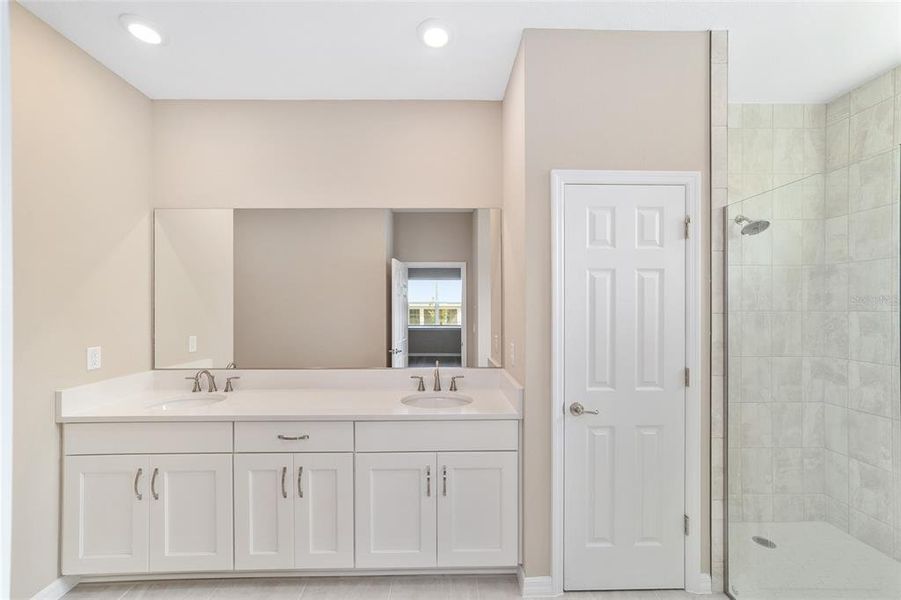 Furnished interior view inside a new home in , Ocala (Image 8).
