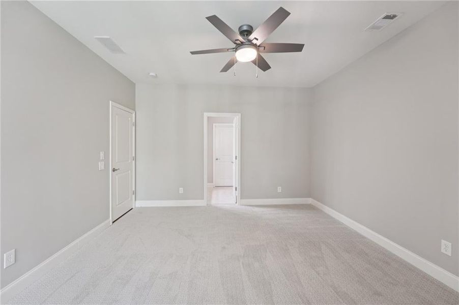 Spacious, unfurnished interior of a new home in The Reserve At Governors Towne Club, Acworth (Image 69). Spacious, unfurnished interior of a new home in The Reserve At Governors Towne Club, Acworth (Image 69).