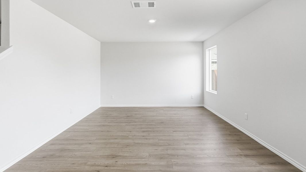Spacious, unfurnished interior of a new home in Creekside Ranch, Blue Ridge (Image 5). Spacious, unfurnished interior of a new home in Creekside Ranch, Blue Ridge (Image 5).