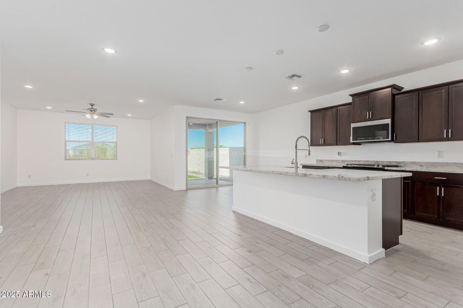 12 - El Cortez 16010