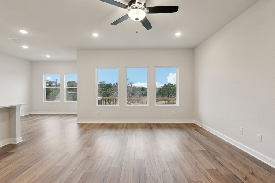 Representative unfurnished interior of a home built from the Makenzie by Ashton Woods in Hennersby Hollow, San Antonio (Image 20).