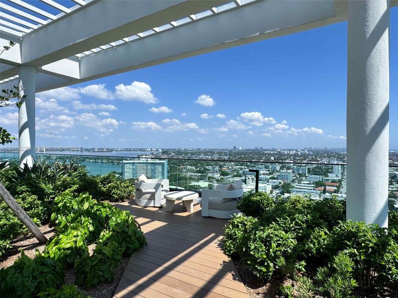 Image 40 of a home in 72 Park.