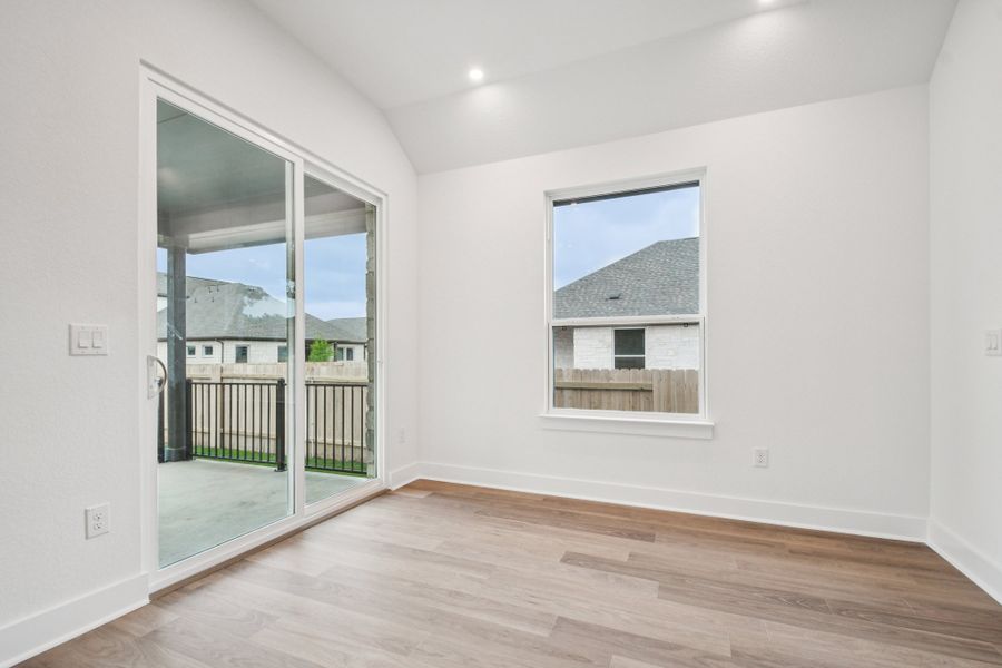 Spacious, unfurnished interior of a new home in Persimmon, Buda (Image 14). Spacious, unfurnished interior of a new home in Persimmon, Buda (Image 14).