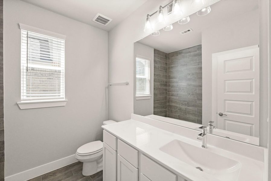 Furnished interior view inside a new home in Briarwood Crossing, Rosenberg (Image 5). Furnished interior view inside a new home in Briarwood Crossing, Rosenberg (Image 5).