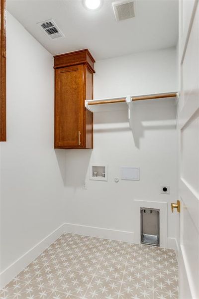 Spacious, unfurnished interior of a new home in , Lake Worth (Image 13).