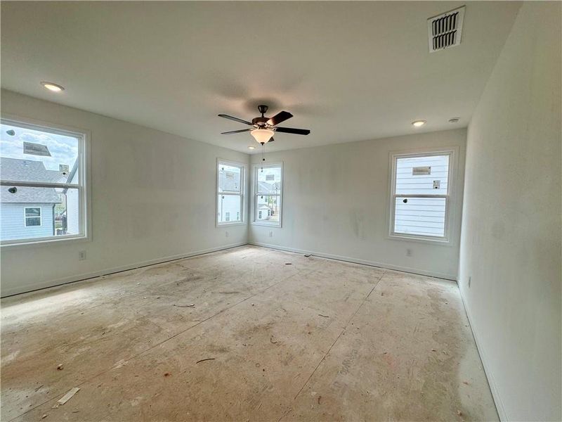 Image 22 of a home in Eastlyn Crossing.