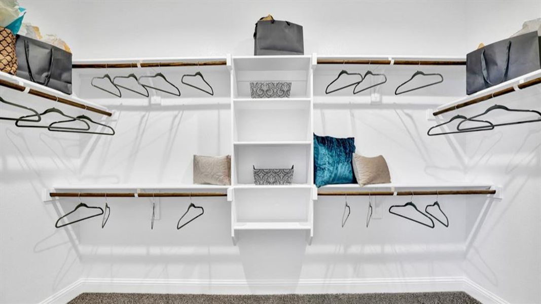 Close-up of interior finishes inside a home in Lakeview Pointe, Grand Prairie (Image 20).