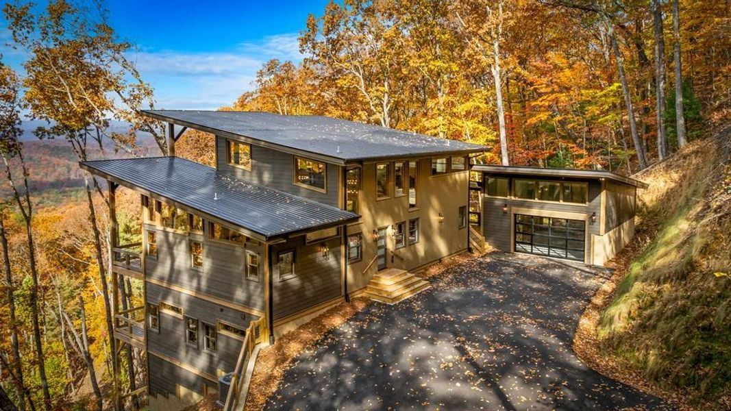 Exterior details and patio area of a home in , Blue Ridge (Image 34).