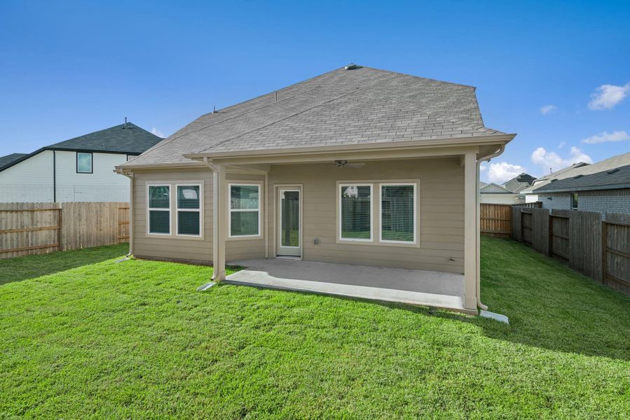 Exterior details and patio area of a home in Miller's Pond, Rosenberg (Image 3). Exterior details and patio area of a home in Miller's Pond, Rosenberg (Image 3).