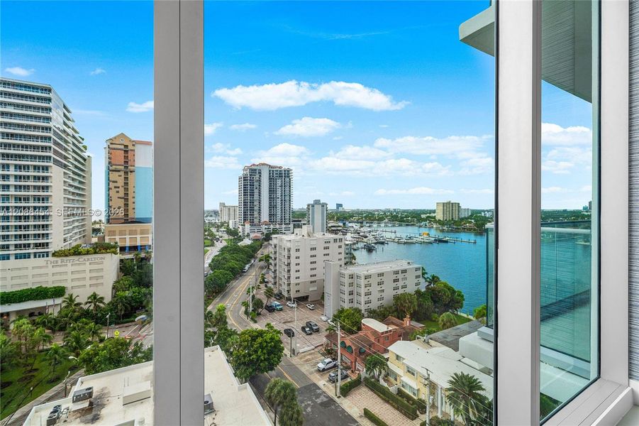 Condo located in Fort Lauderdale, FL showcasing its design and architecture (Image 36).