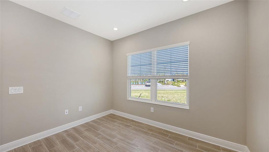 Spacious, unfurnished interior of a new home in , Venice (Image 44).