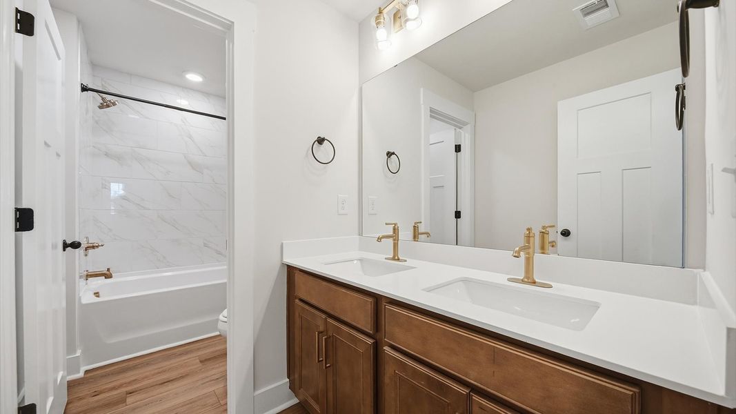 Furnished interior view inside a new home in Harrier Point, Woodruff (Image 32).