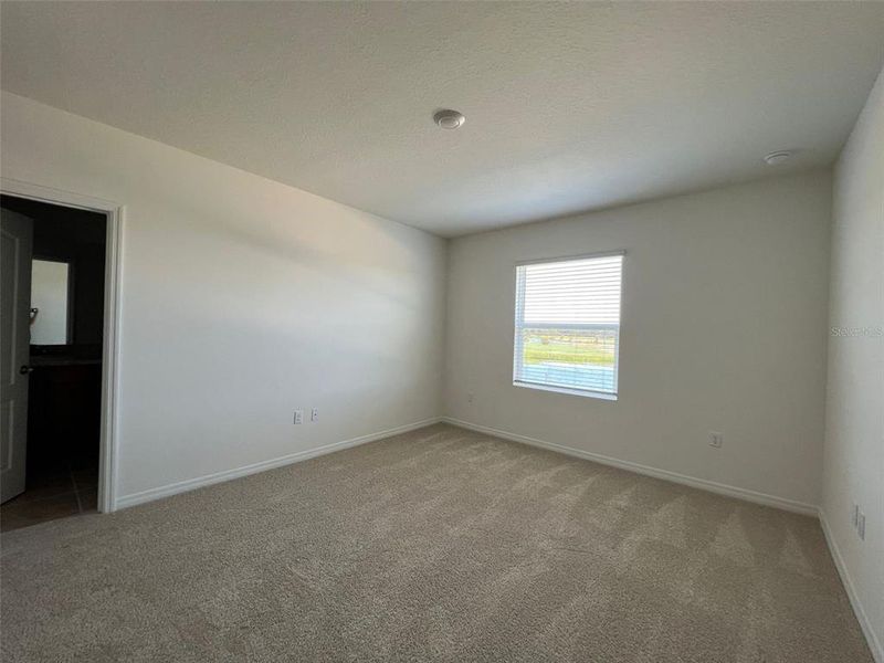 Spacious, unfurnished interior of a new home in , Davenport (Image 12).