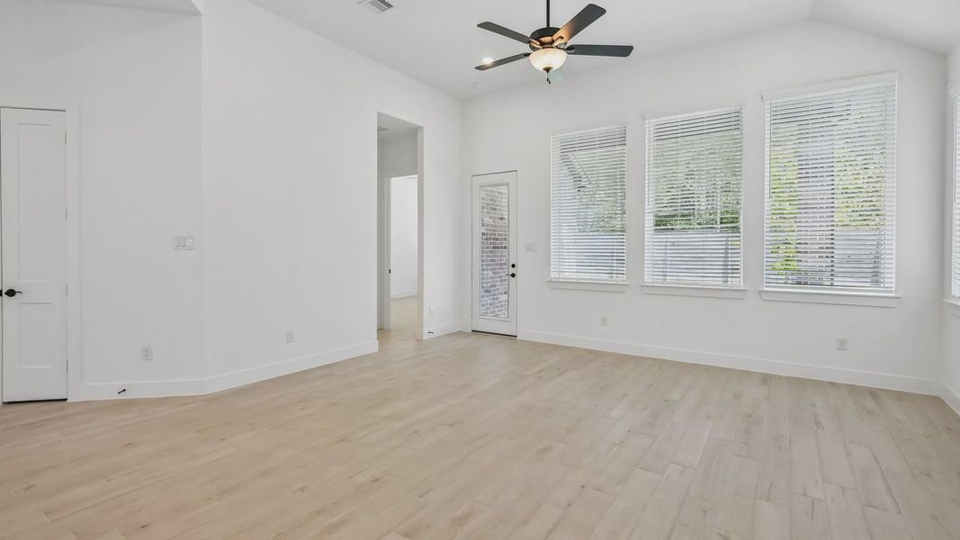Spacious, unfurnished interior of a new home in Artavia, Conroe (Image 20).