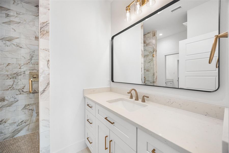 Modern touches in every bathroom