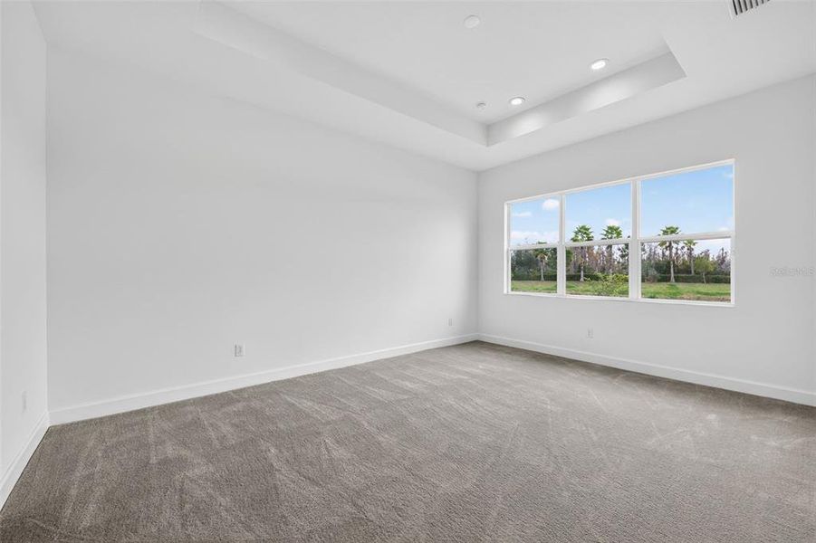 Spacious, unfurnished interior of a new home in Winding Ridge, Wesley Chapel (Image 37).