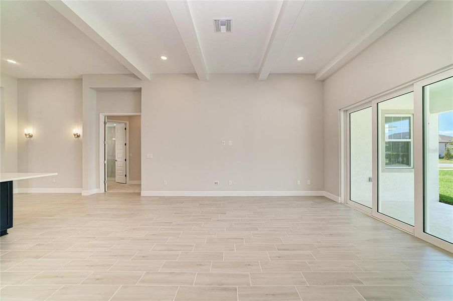 Spacious, unfurnished interior of a new home in Waterset, Apollo Beach (Image 22).