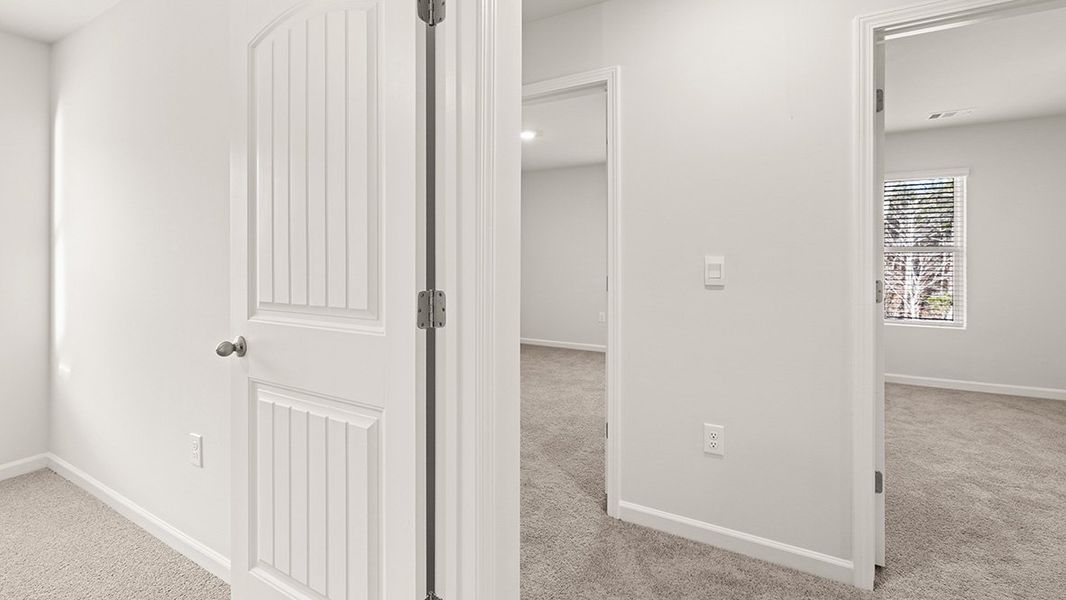 Spacious, unfurnished interior of a new home in Greyton Springs Place, Buford (Image 32).