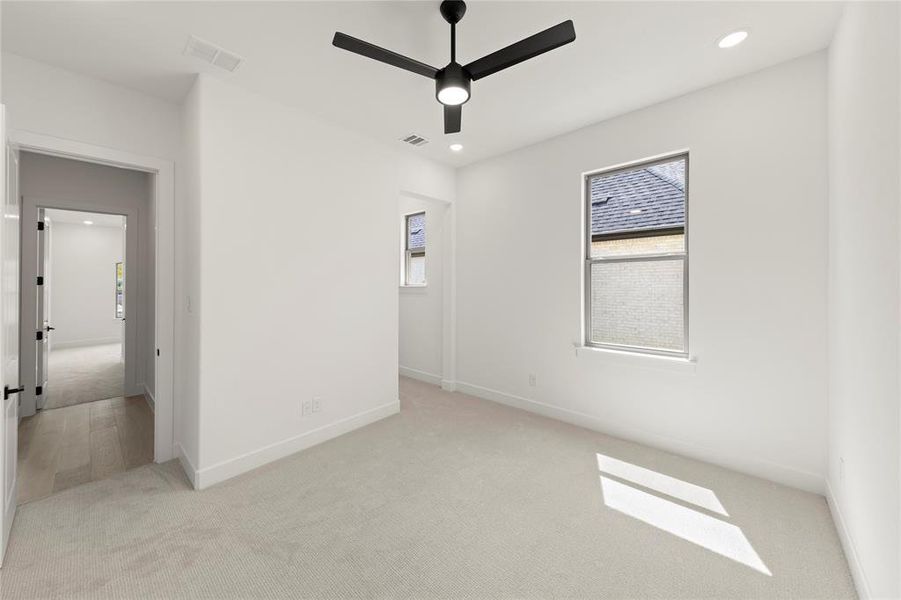 Spacious, unfurnished interior of a new home in Windsong Ranch – 61′, Prosper (Image 21). Spacious, unfurnished interior of a new home in Windsong Ranch – 61′, Prosper (Image 21).