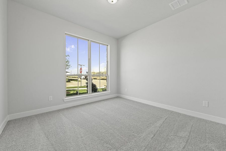 Spacious, unfurnished interior of a new home in Jordan Ranch, Katy (Image 13).