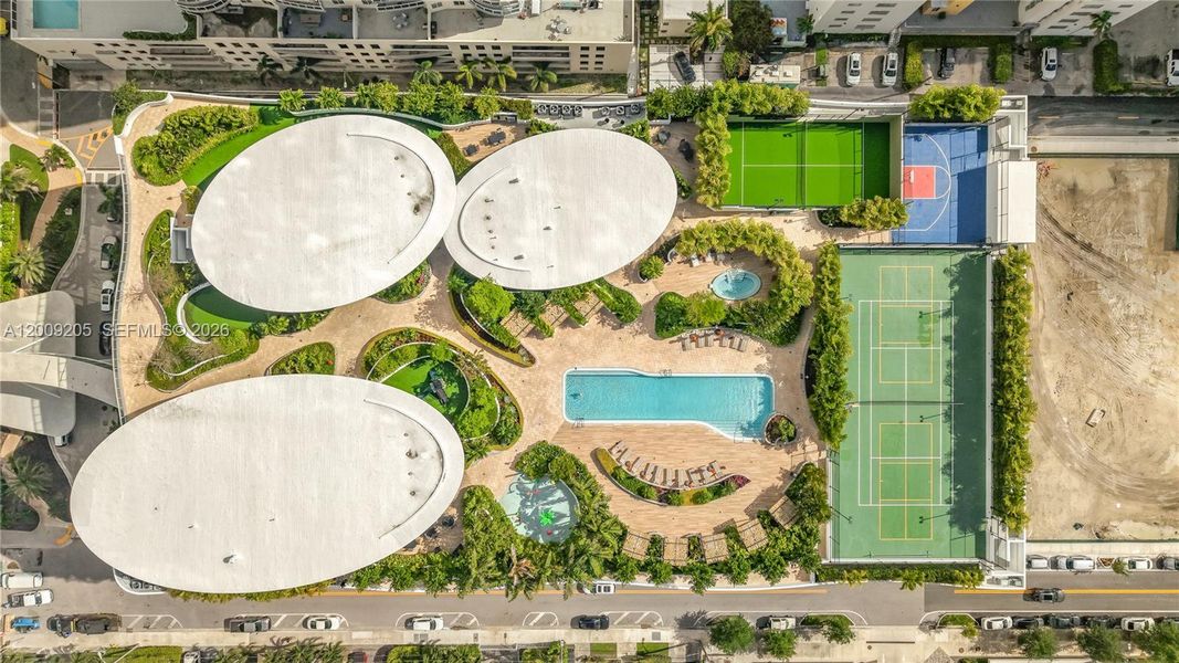 Community amenities in , Miami (Image 50).