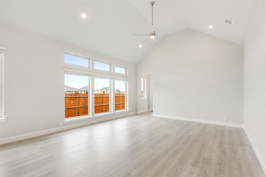 Spacious, unfurnished interior of a new home in Star Ranch, Godley (Image 16).