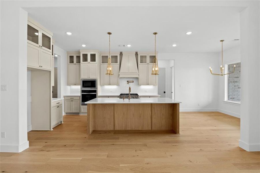 Furnished interior view inside a new home in , Waxahachie (Image 16).