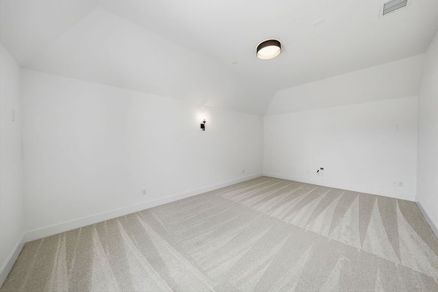 Spacious, unfurnished interior of a new home in Custer Ridge Estates, Allen (Image 38).