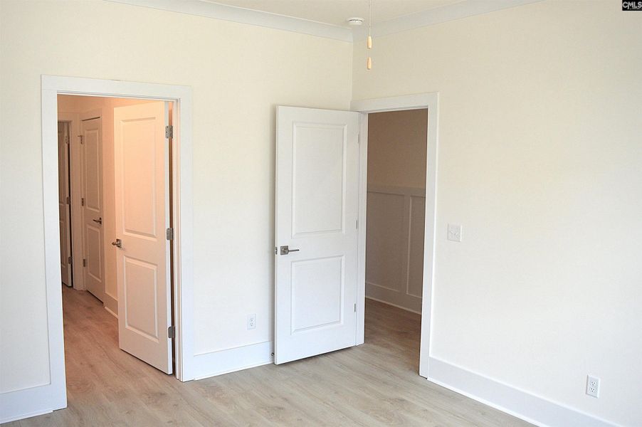 Spacious, unfurnished interior of a new home in Bickley Station, Irmo (Image 14).