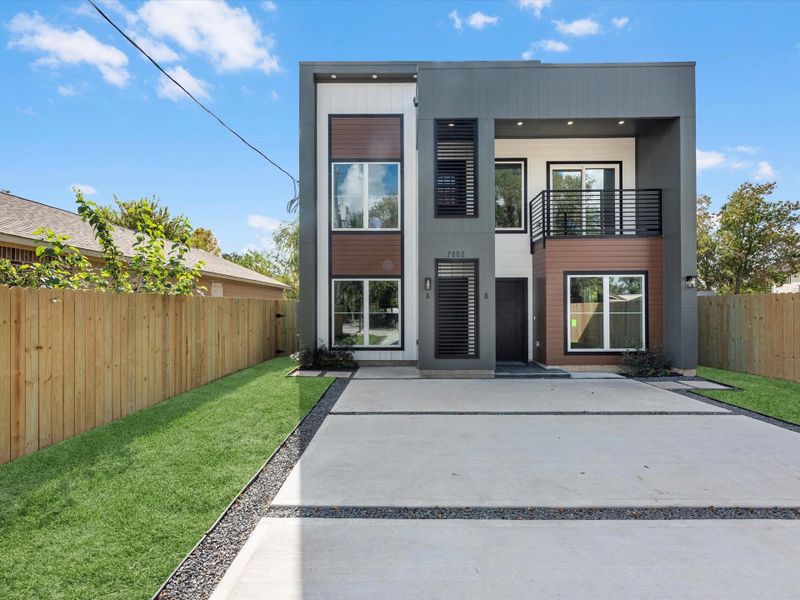 Exterior details and patio area of a home in , Houston (Image 3). Exterior details and patio area of a home in , Houston (Image 3).