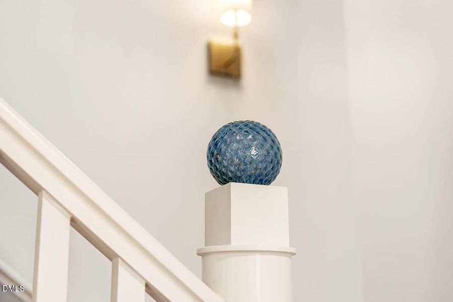 2044355995524827465-11