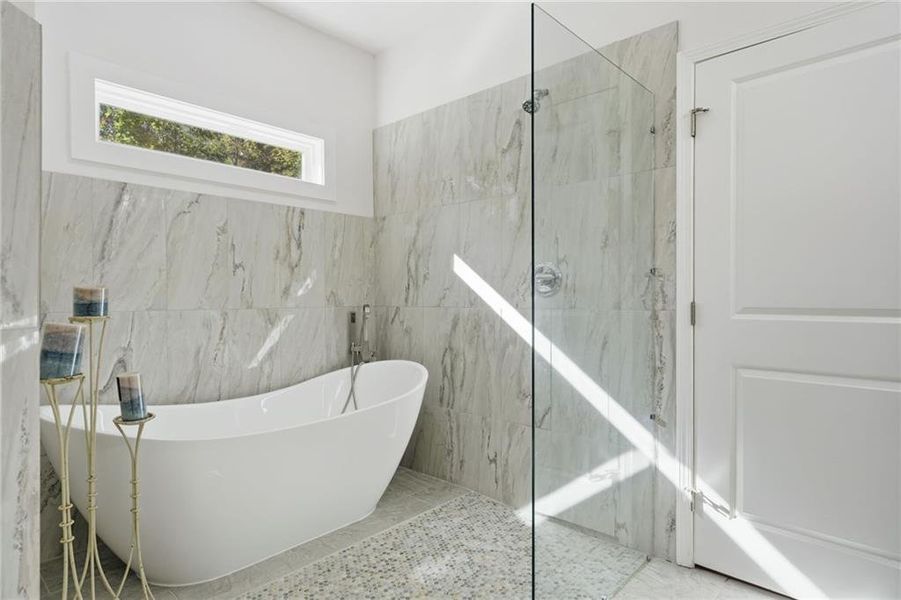 Furnished interior view inside a new home in , Villa Rica (Image 15).