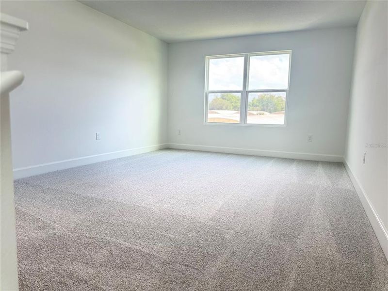 Spacious, unfurnished interior of a new home in Oakview, Apopka (Image 9).