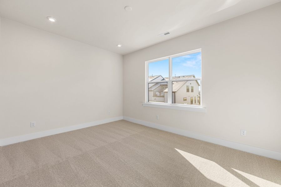 Spacious, unfurnished interior of a new home in Seven Oaks, Belmont (Image 31).