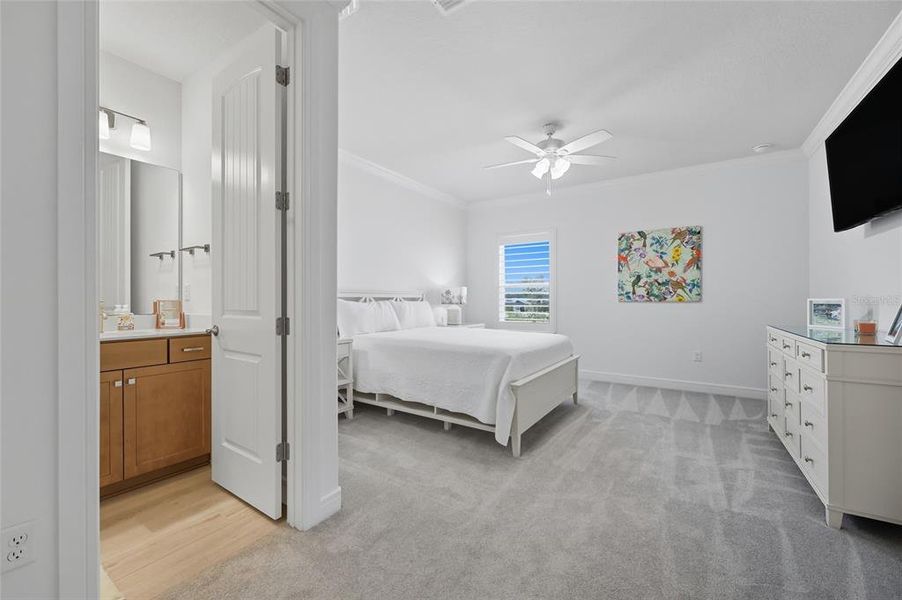 Furnished interior view inside a new home in , Orlando (Image 22).